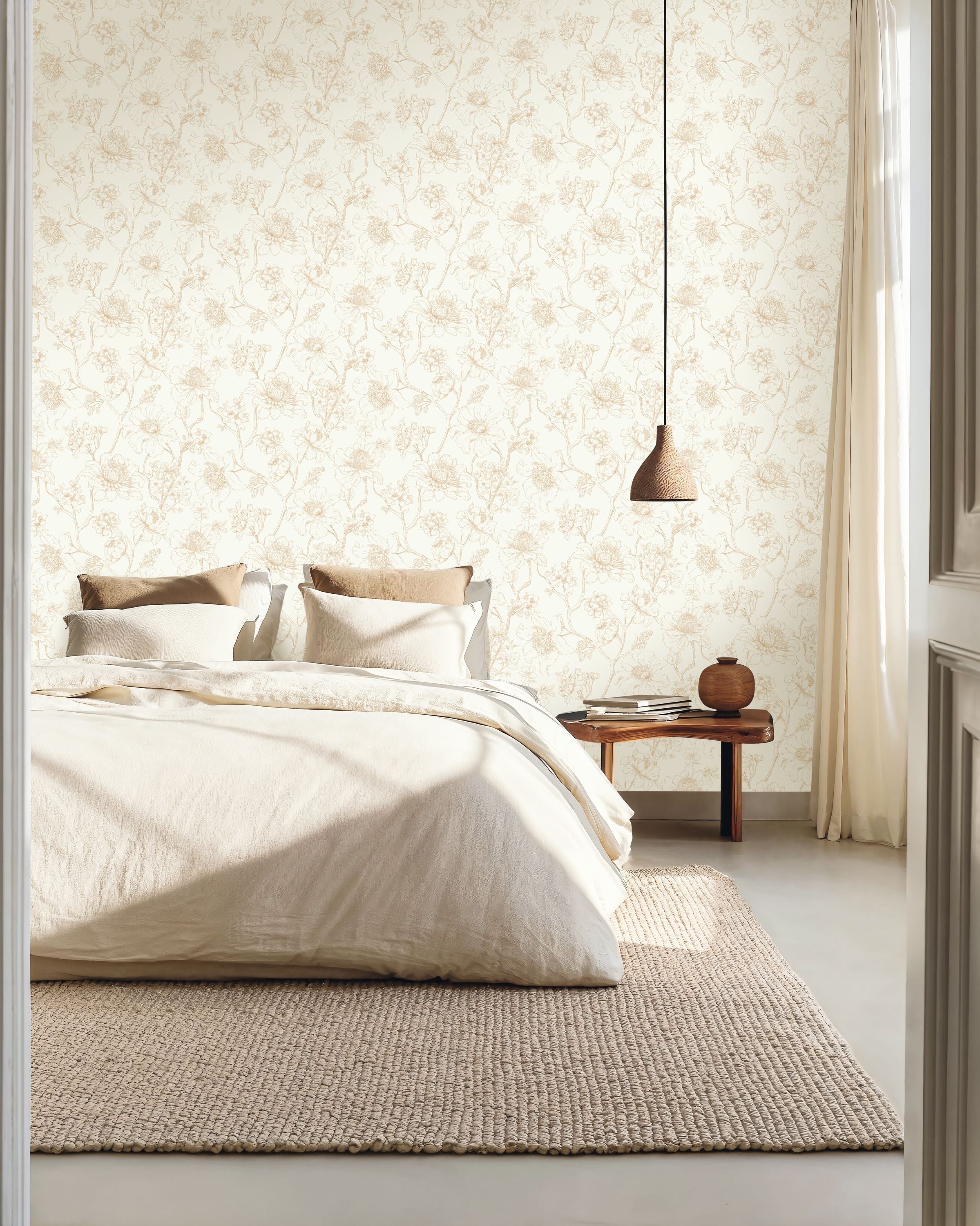 107070244 Silent Garden Blanc Or Wallpaper by Caselio