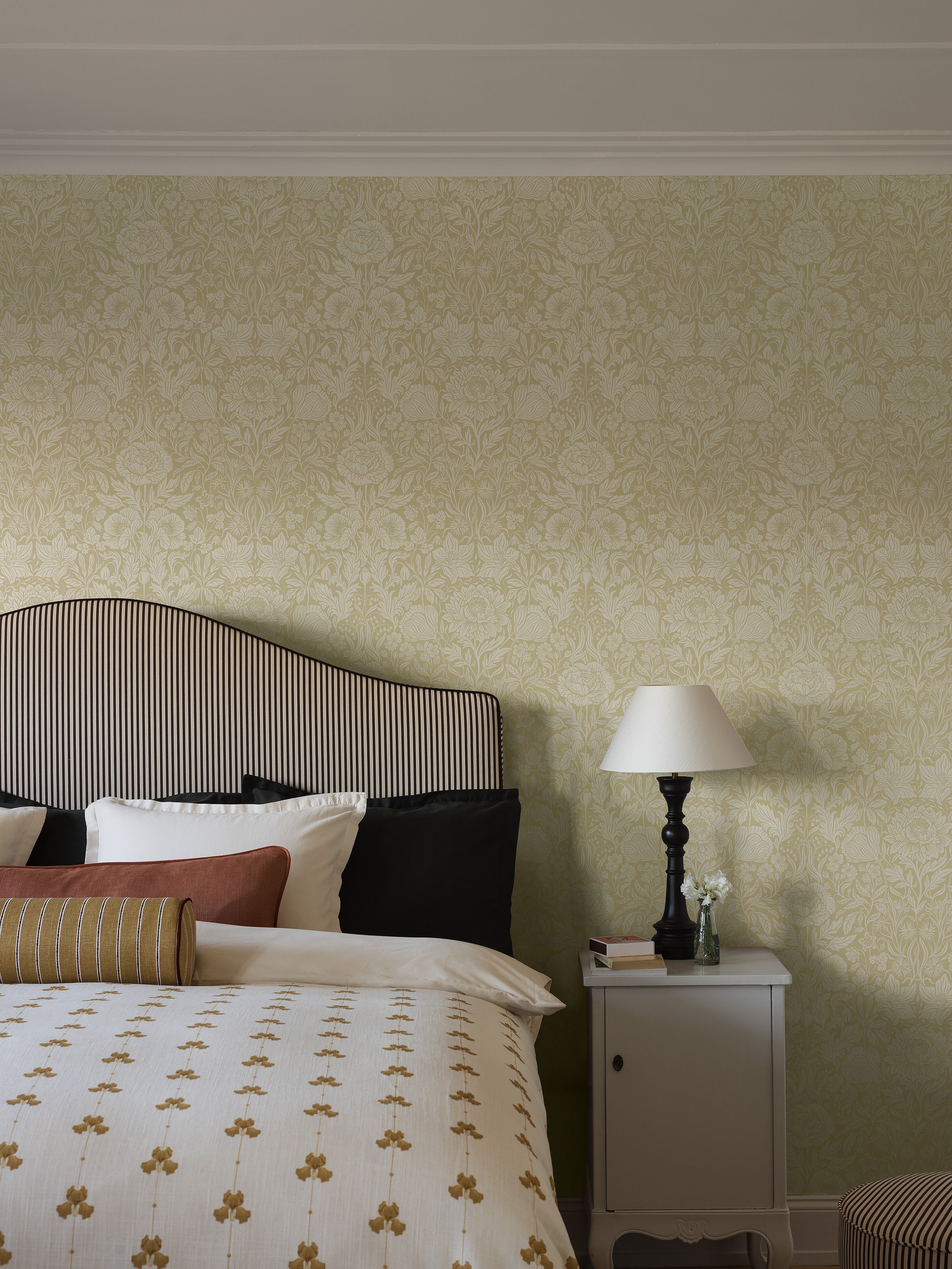 Hildasholm Yellow Herrgård Wallpaper by Boråstapeter