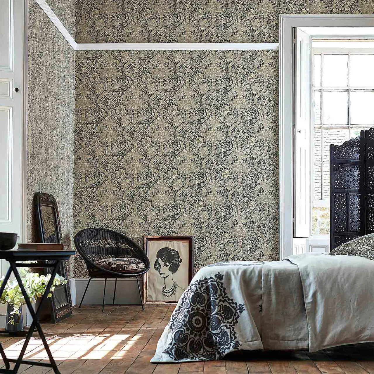 Jacobean Wallpaper
