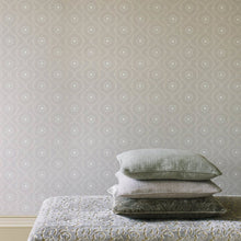 07130/05 Heywood Small Designs Wallpaper By Colefax & Fowler