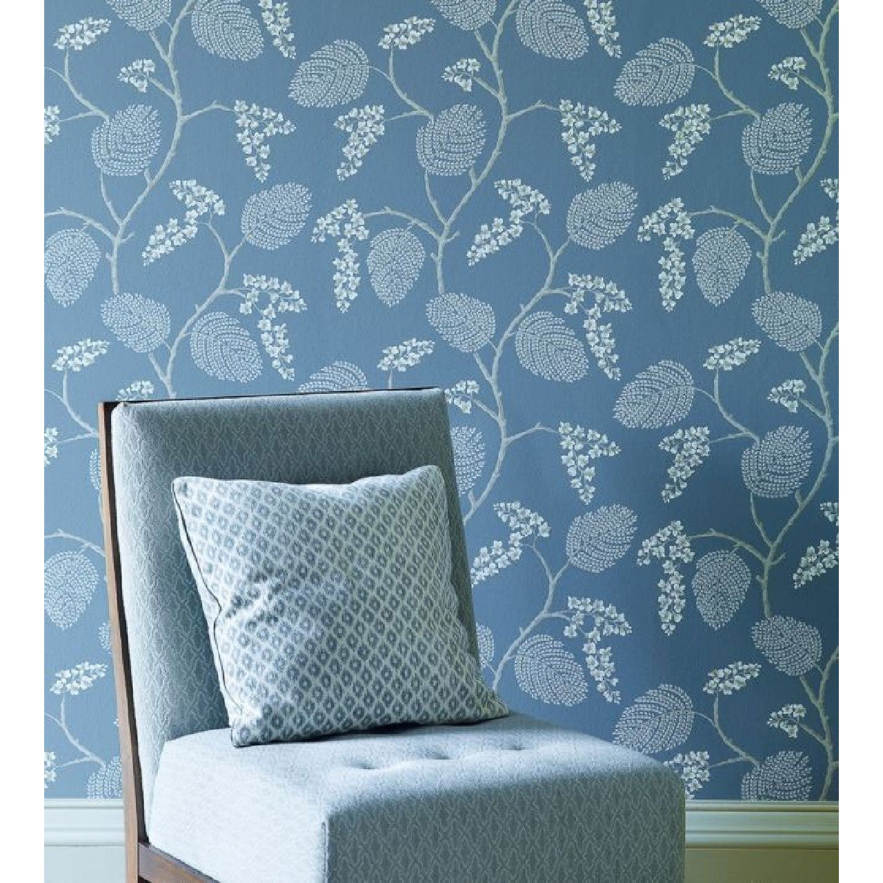 07141/04 Atwood Jardine Florals Wallpaper by Colefax and Fowler