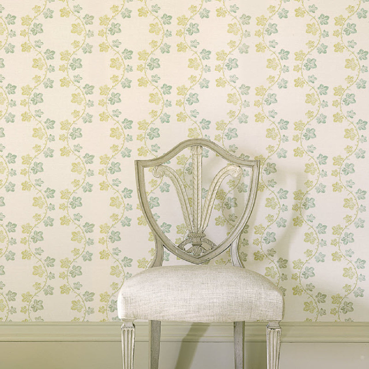 07177/02 Lotta Small Designs Wallpaper By Colefax & Fowler