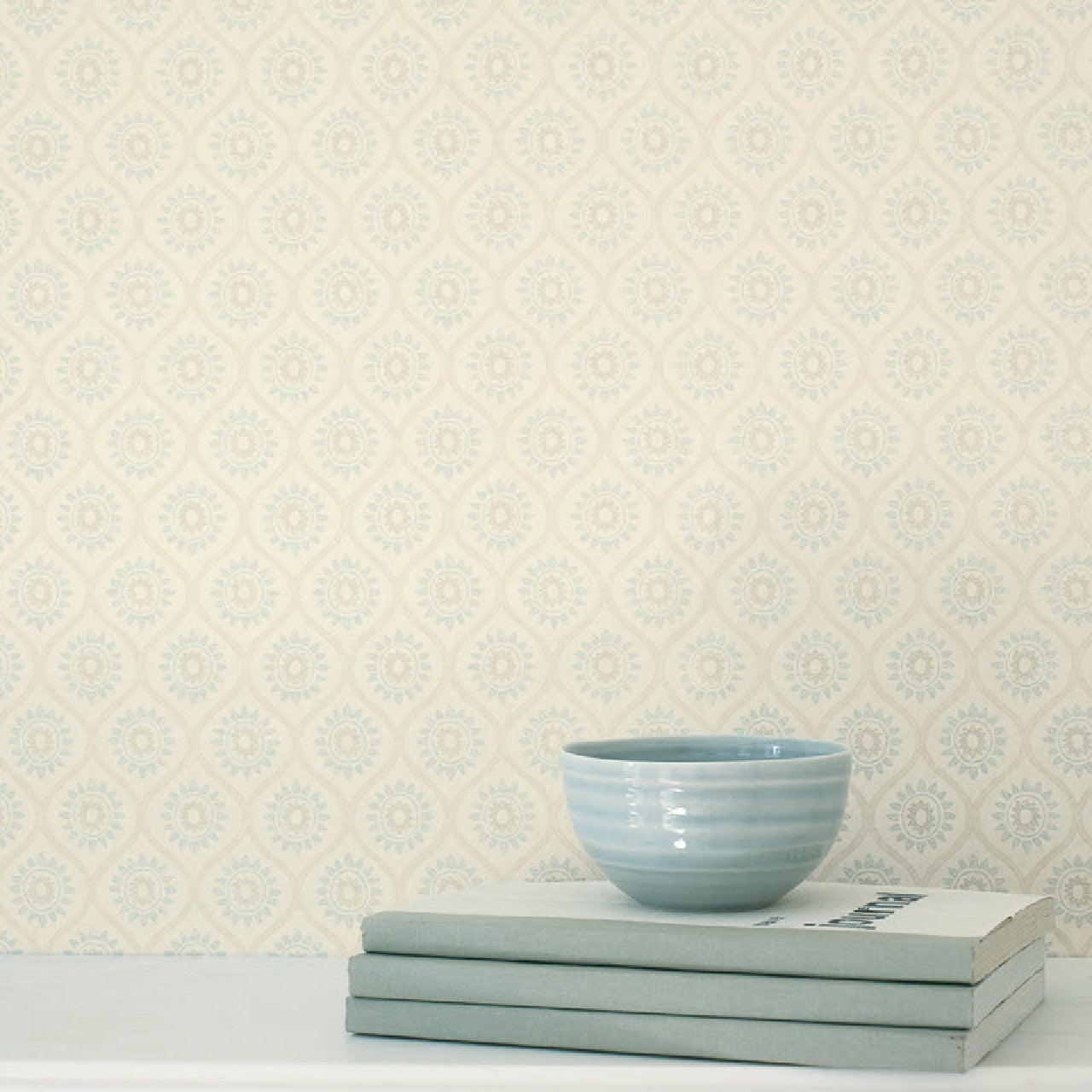07989/04 Brightwell Small Designs Wallpaper By Colefax & Fowler