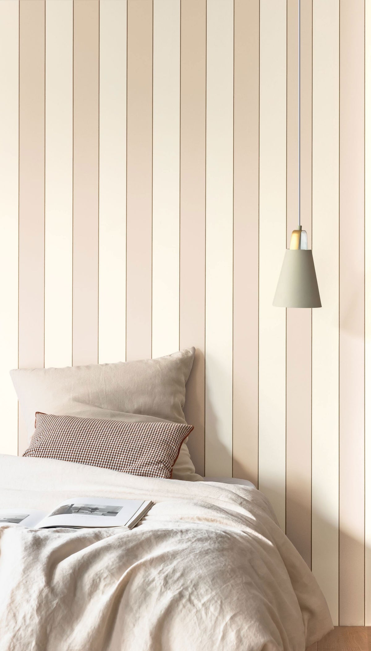 Golden Lines Beige Blanc Maison Simeon Wallpaper by Caselio
