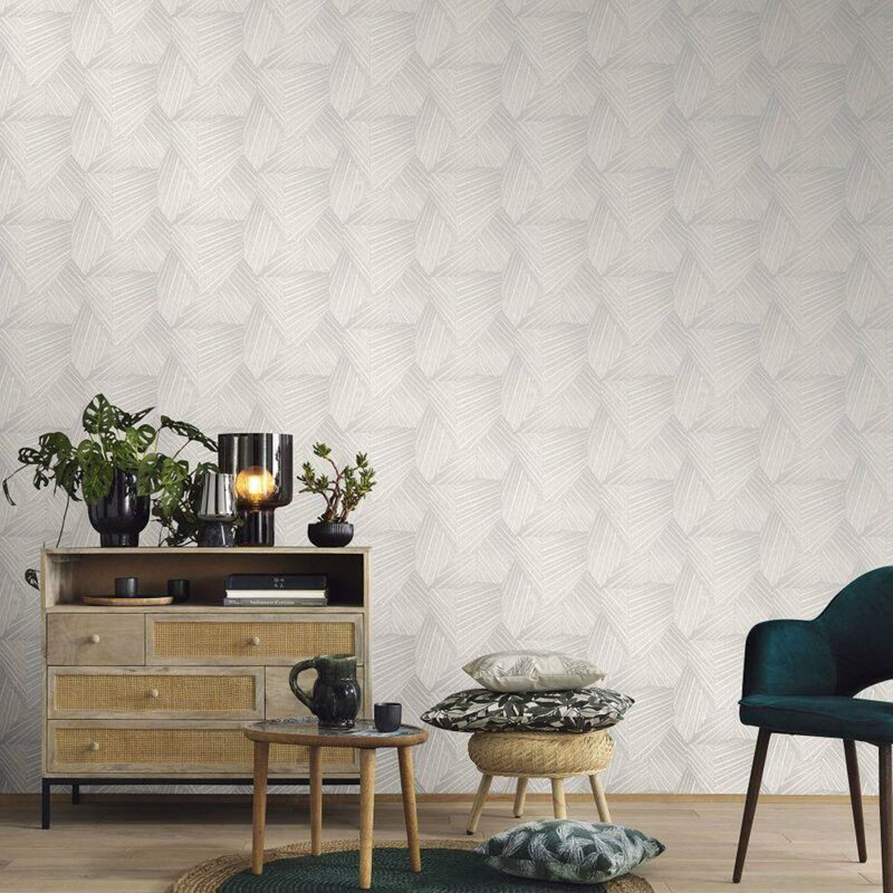 10152-31 Triangles Elle Decoration Wallpaper by Galerie