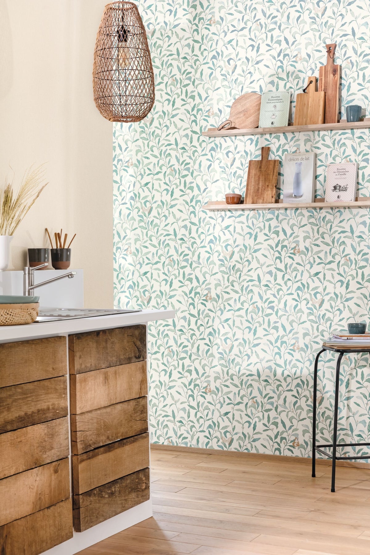 Uni Natte Metallises Blanc Or Wallpaper by Caselio