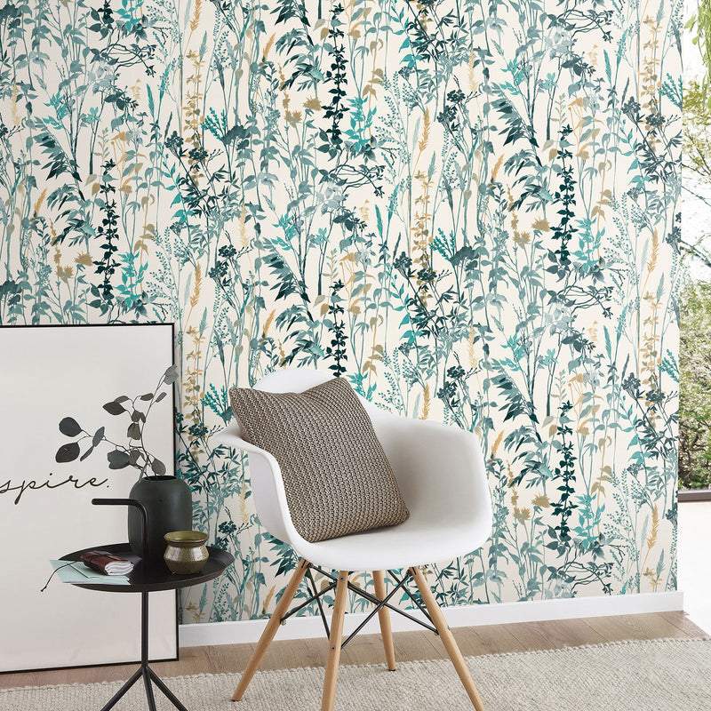 10258-18 Casual Chic Wallpaper By Erismann