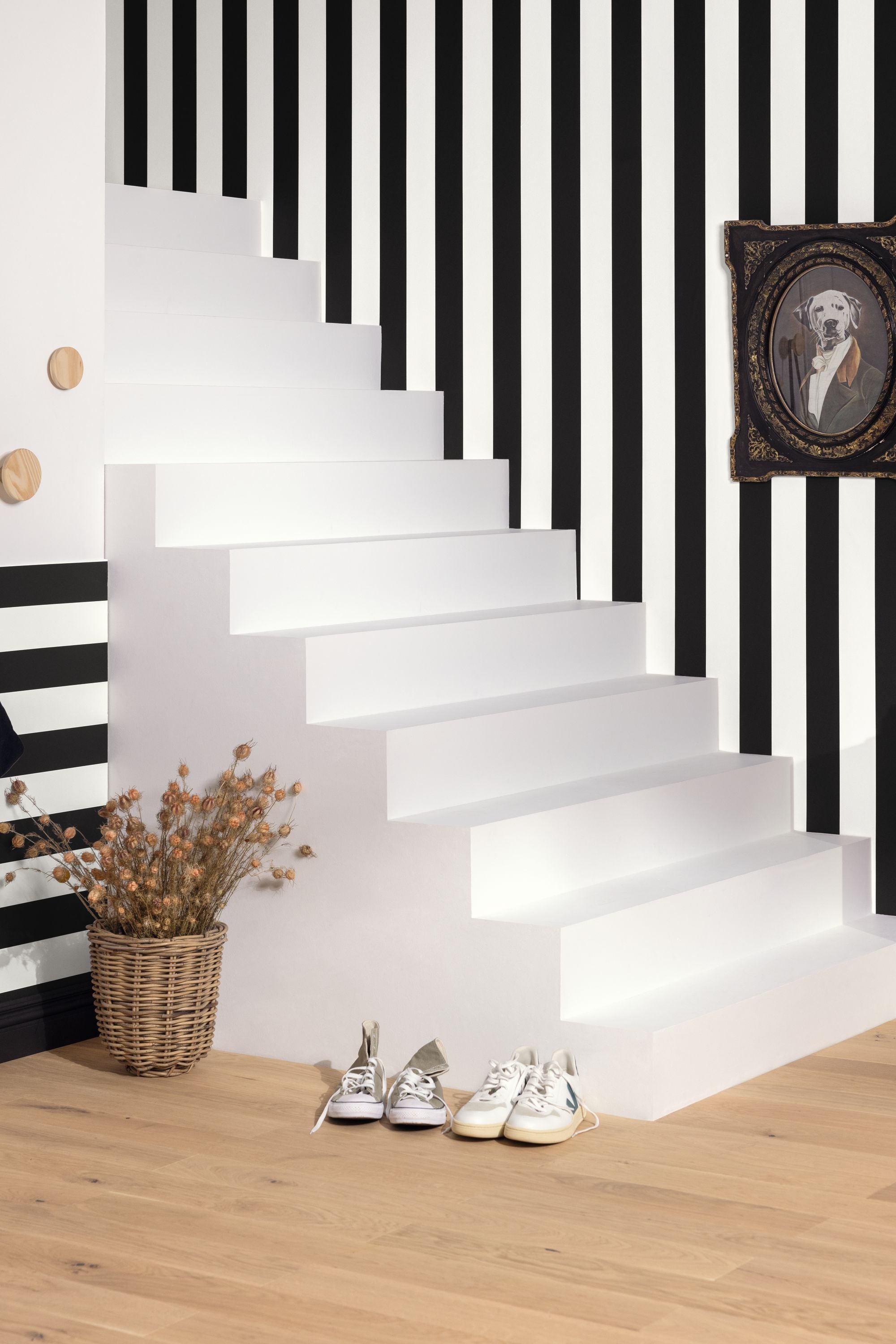 104029290 Wide Lines Noir Wallpaper by Caselio