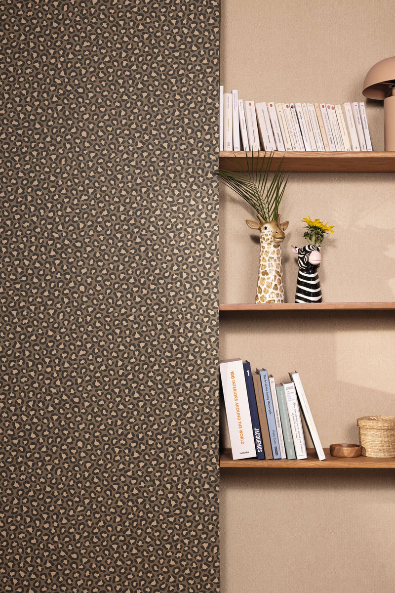 104991560 Uni Mat Beige Pralin Damier Wallpaper by Caselio