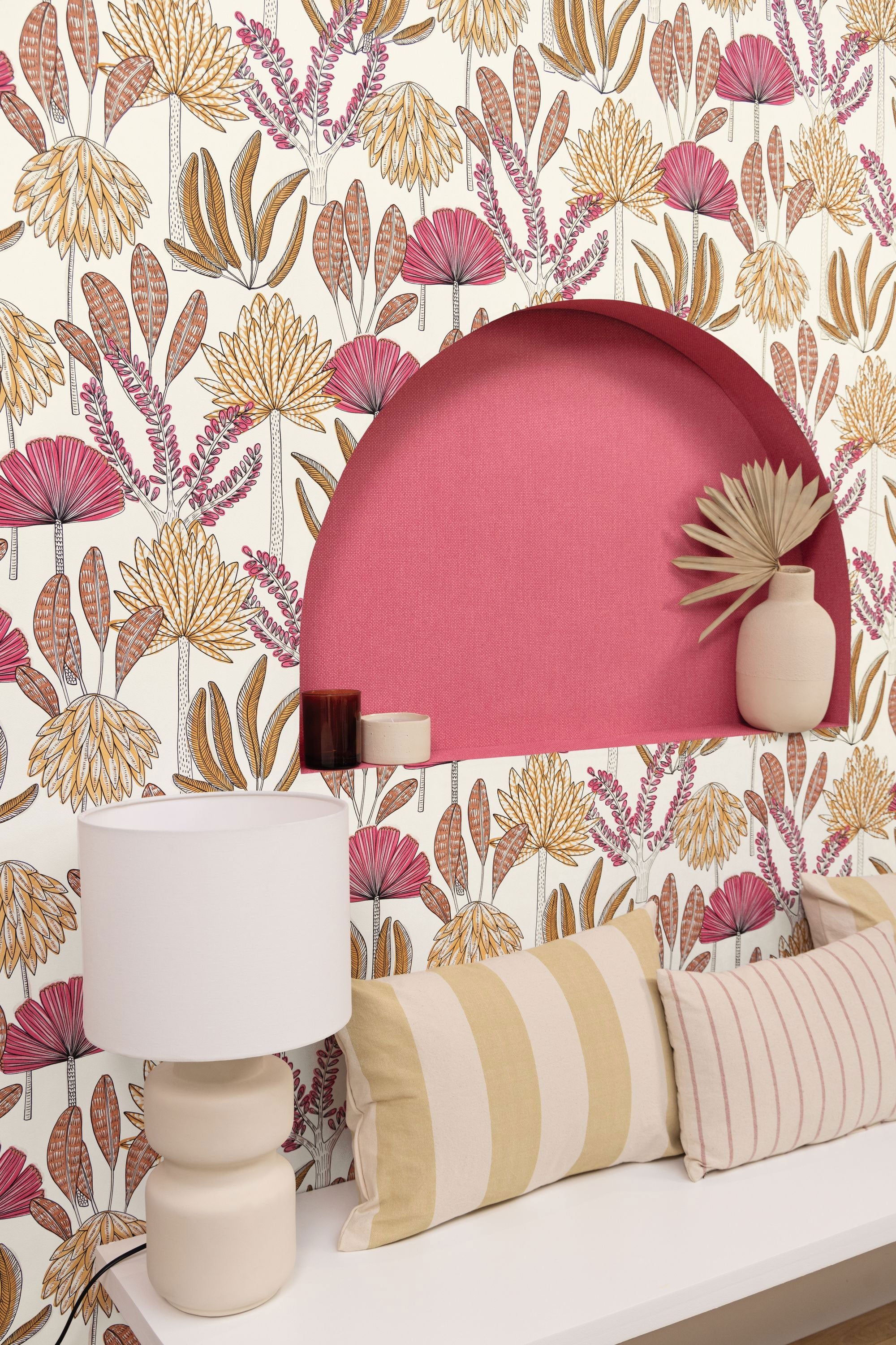 104995056 Uni Mat Aubergine Damier Wallpaper by Caselio