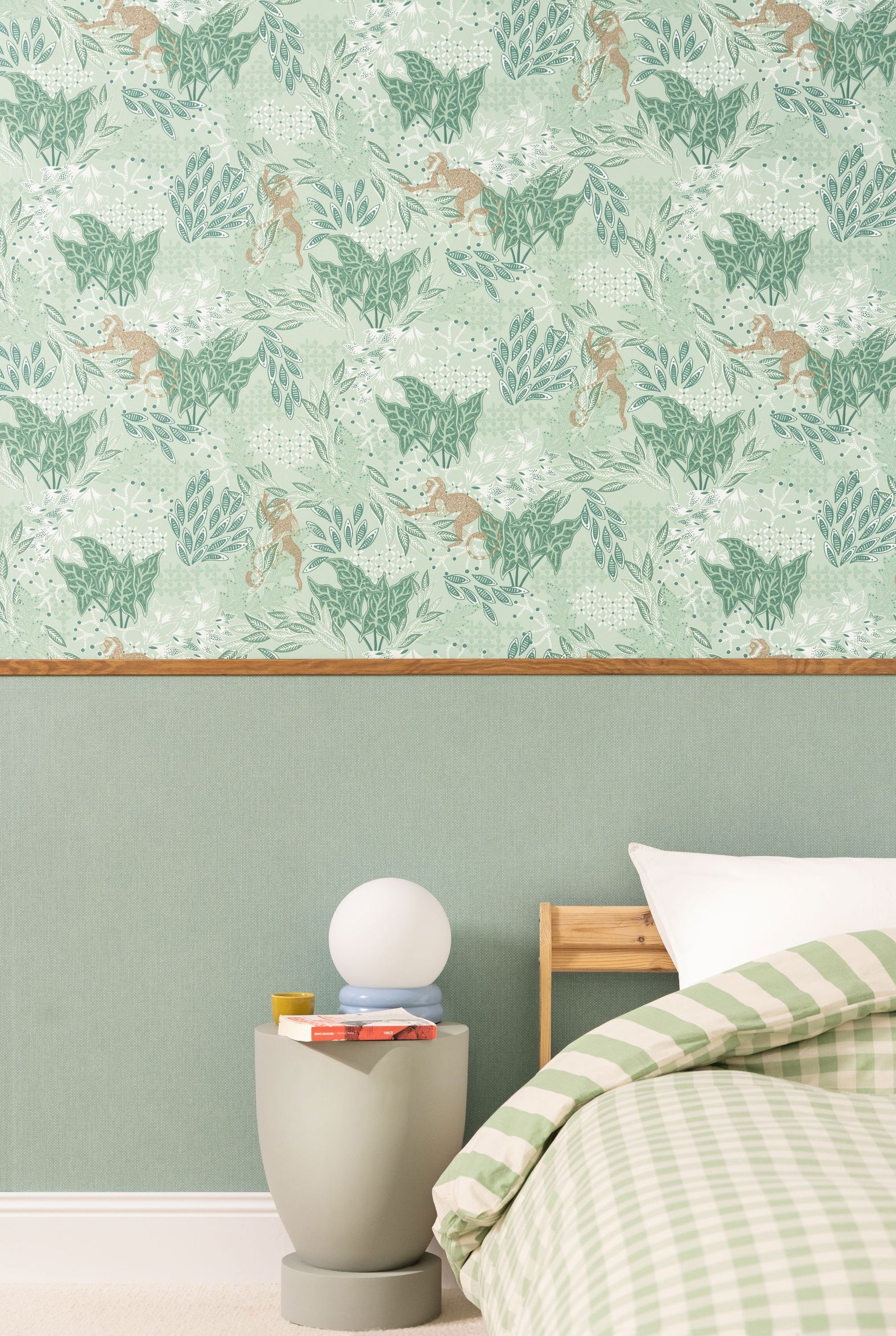 104997134 Uni Mat Vert Celadon Damier Wallpaper by Caselio