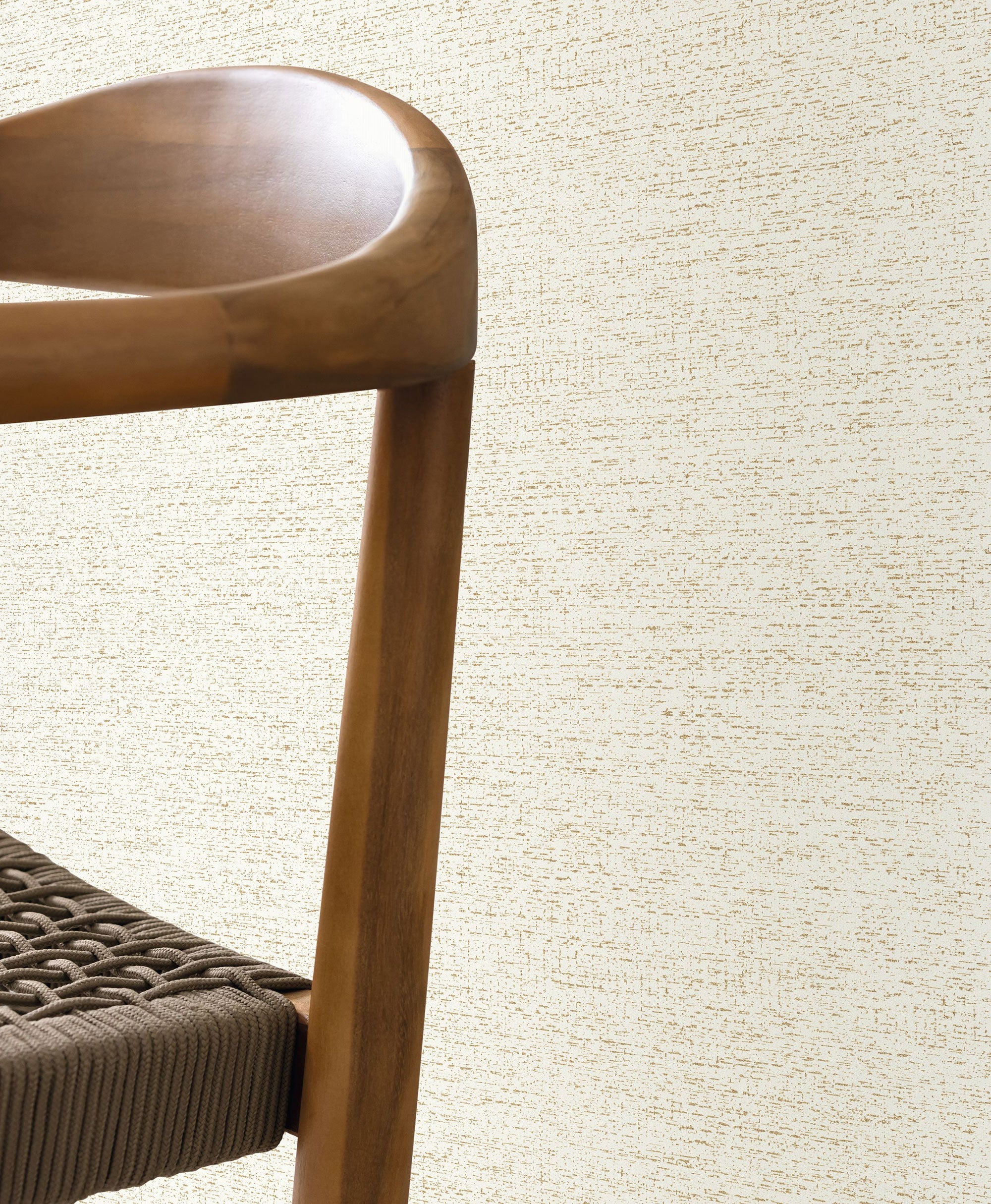 105000010 Uni Metallise Blanc Dore Damier Wallpaper by Caselio