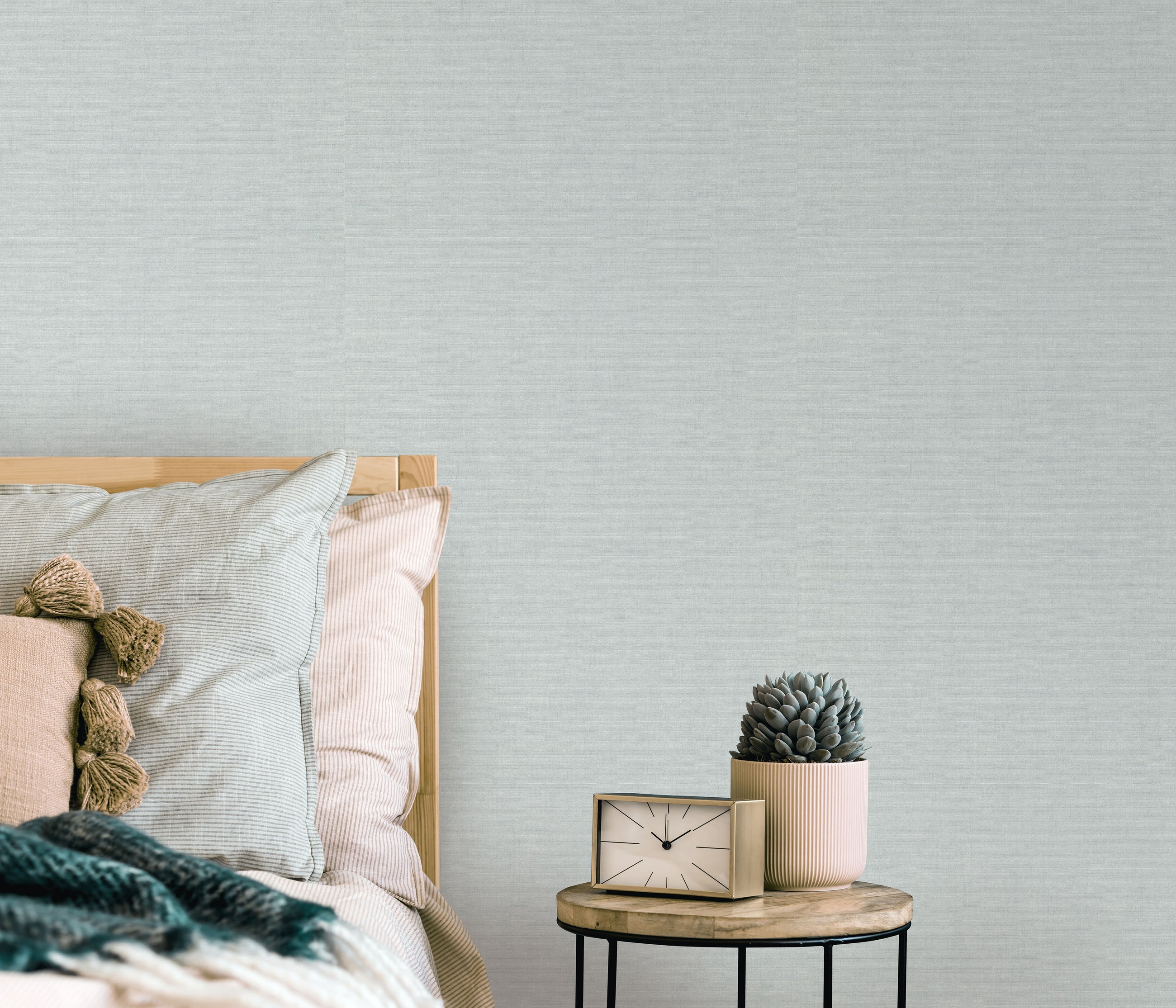 10539-43 Aurora Plain Light Blue Wallpaper by Erismann