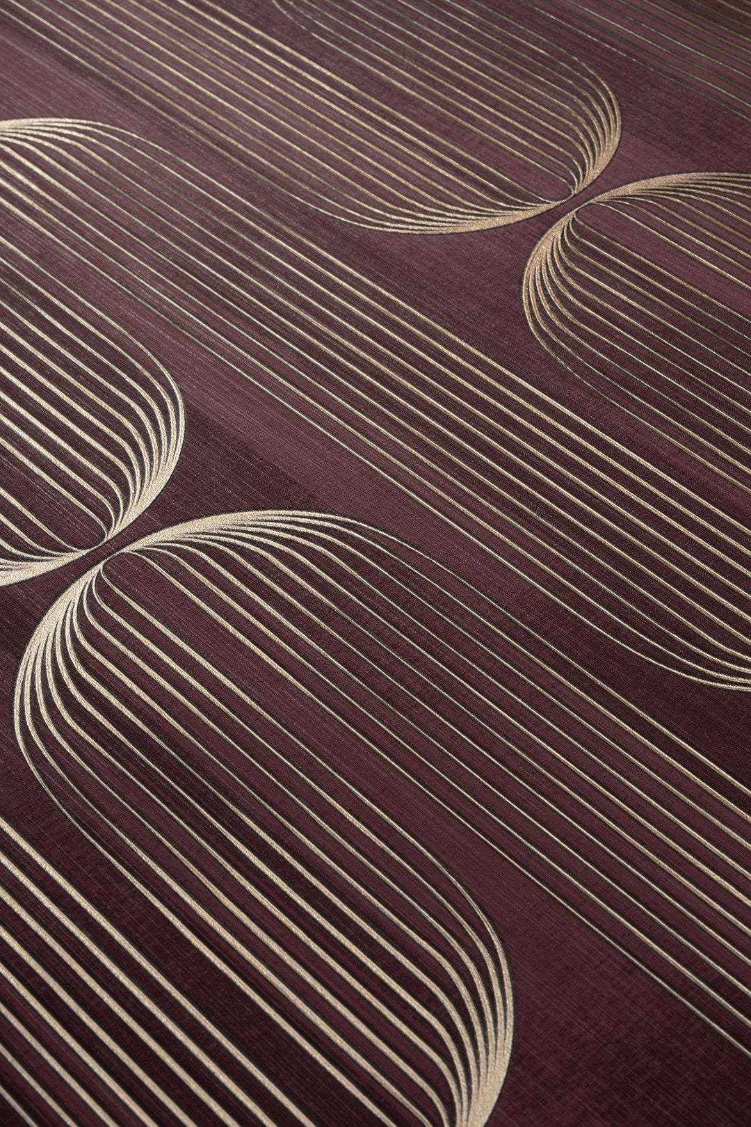 Orbit Lines Purple Elle Decoration 5 Wallpaper by Erismann | 10611-22