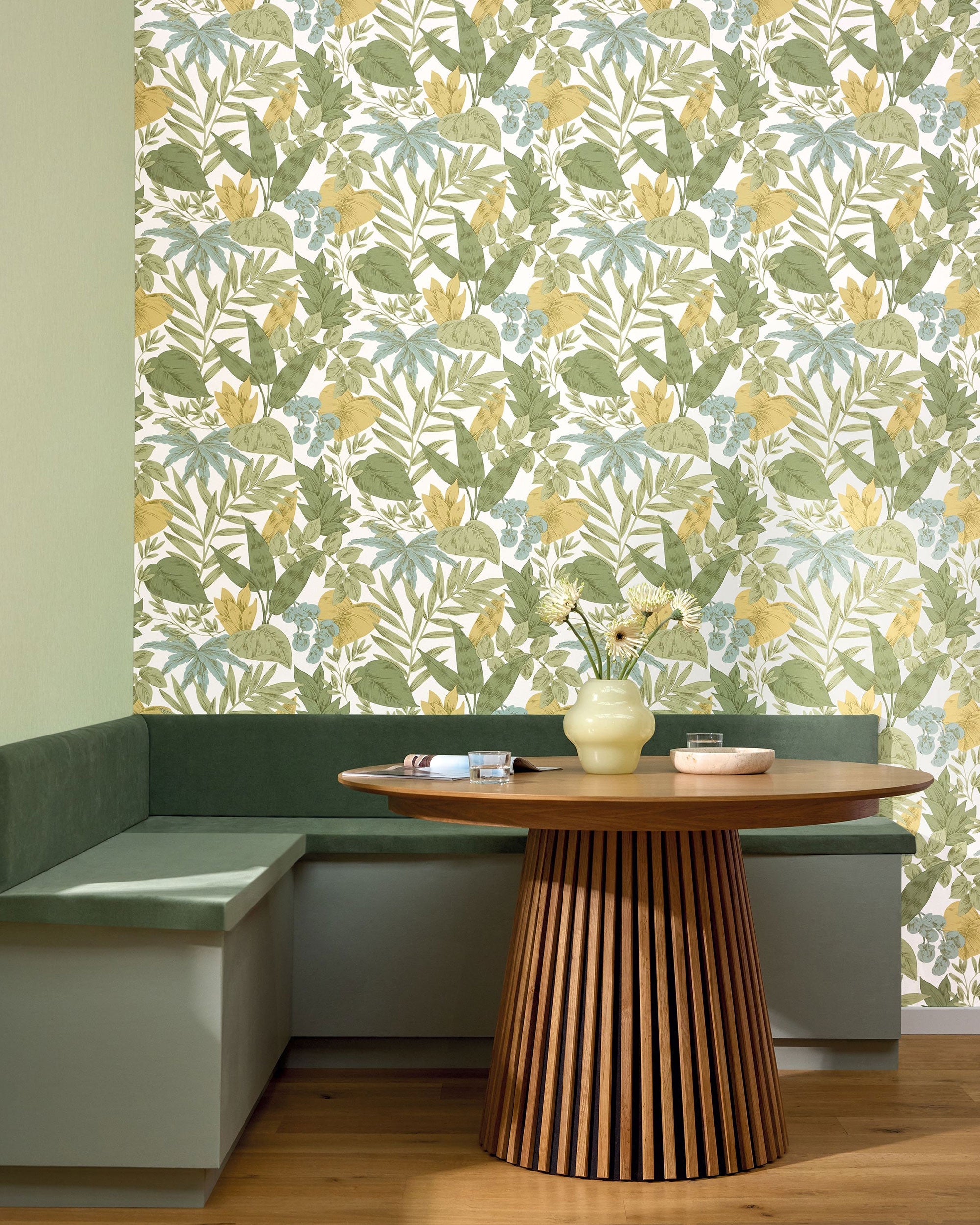 107337050 Uni Mat Vert Amande Wallpaper by Caselio