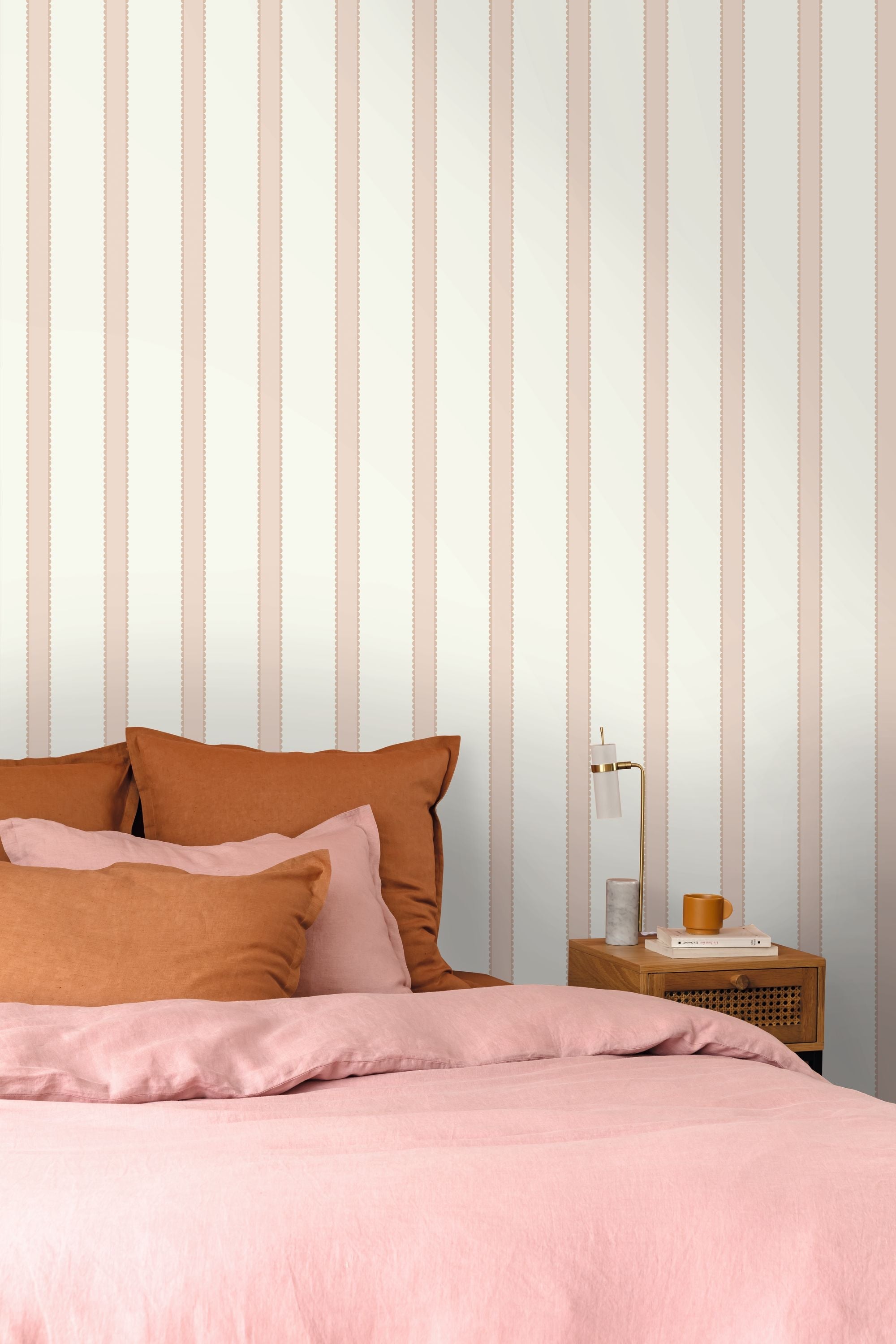 Feston Rose Happy Kids Club Wallpaper by Caselio