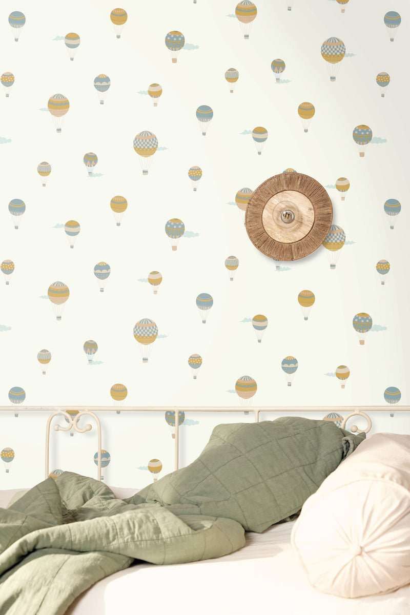 Balloon Adventure Multicouleurs Happy Kids Club Wallpaper by Caselio