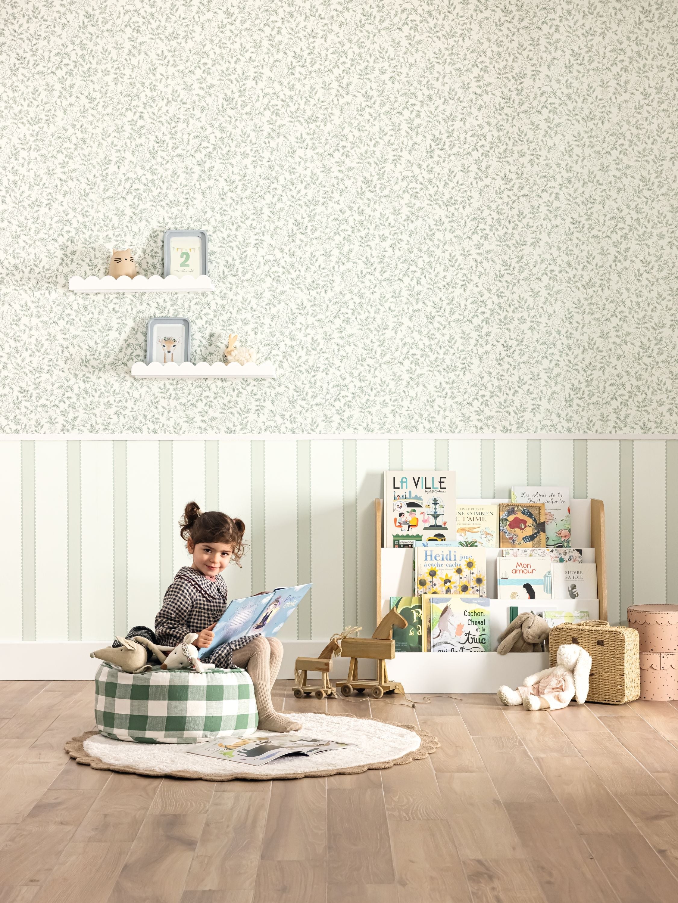 Mini Wood Vert Happy Kids Club Wallpaper by Caselio