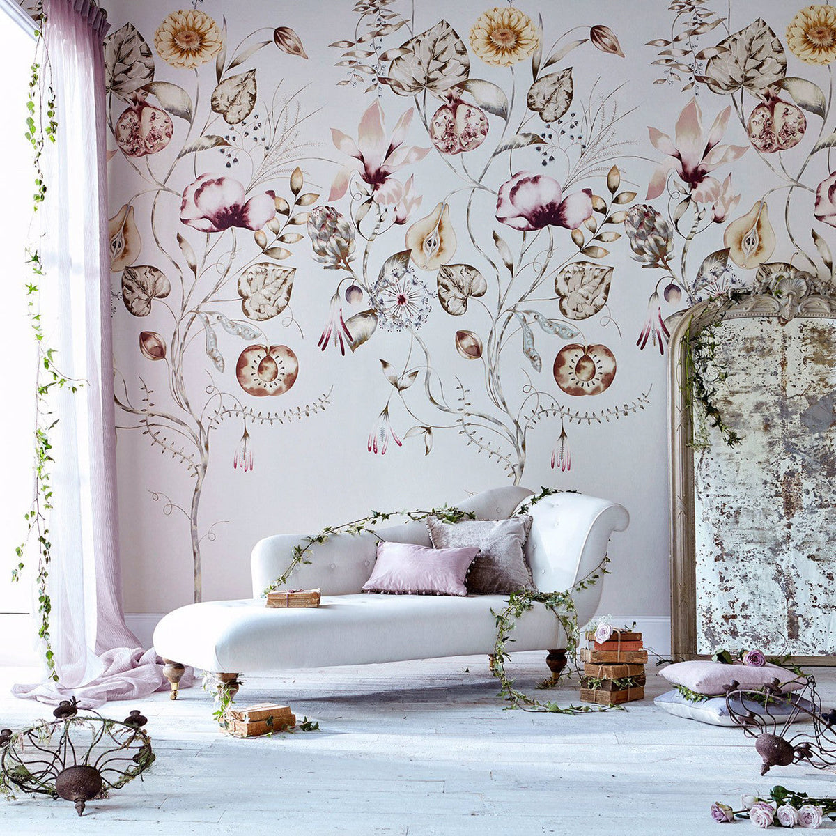 111488 Quintessence Standing Ovation Wallpaper by Harlequin