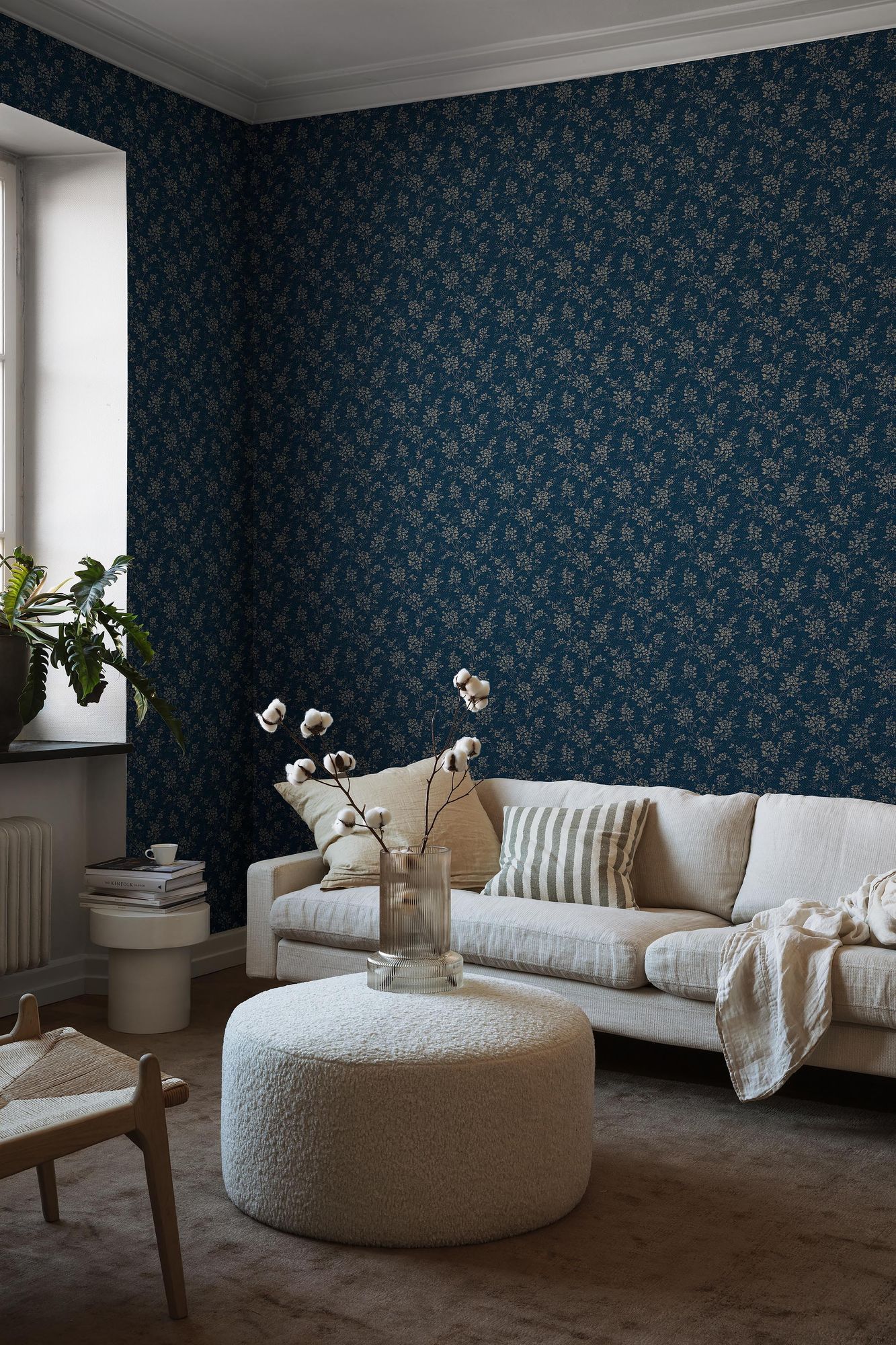 1177 Hip Rose Blue and Beige Wallpaper by Boråstapeter