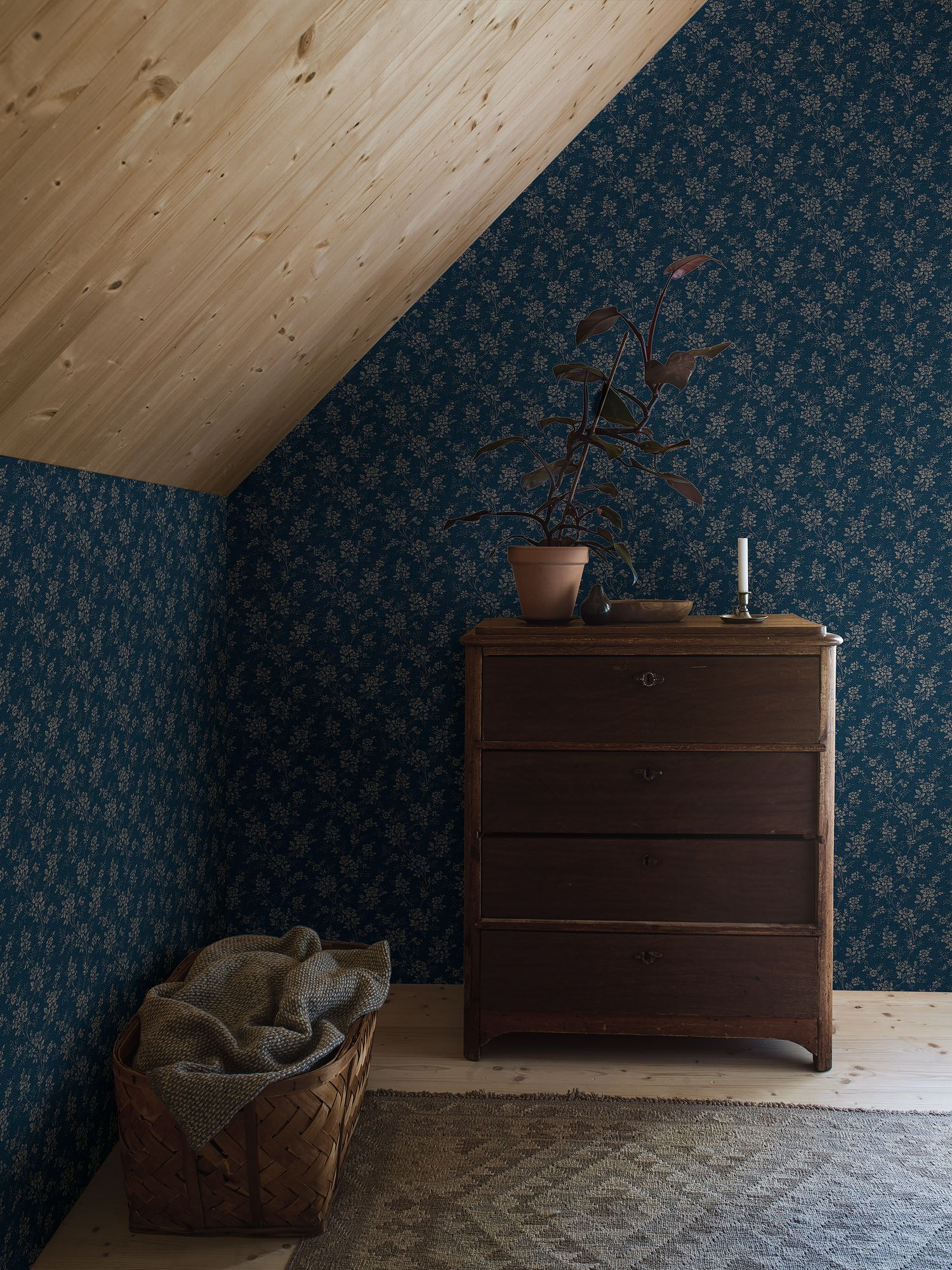 1177 Hip Rose Blue and Beige Wallpaper by Boråstapeter