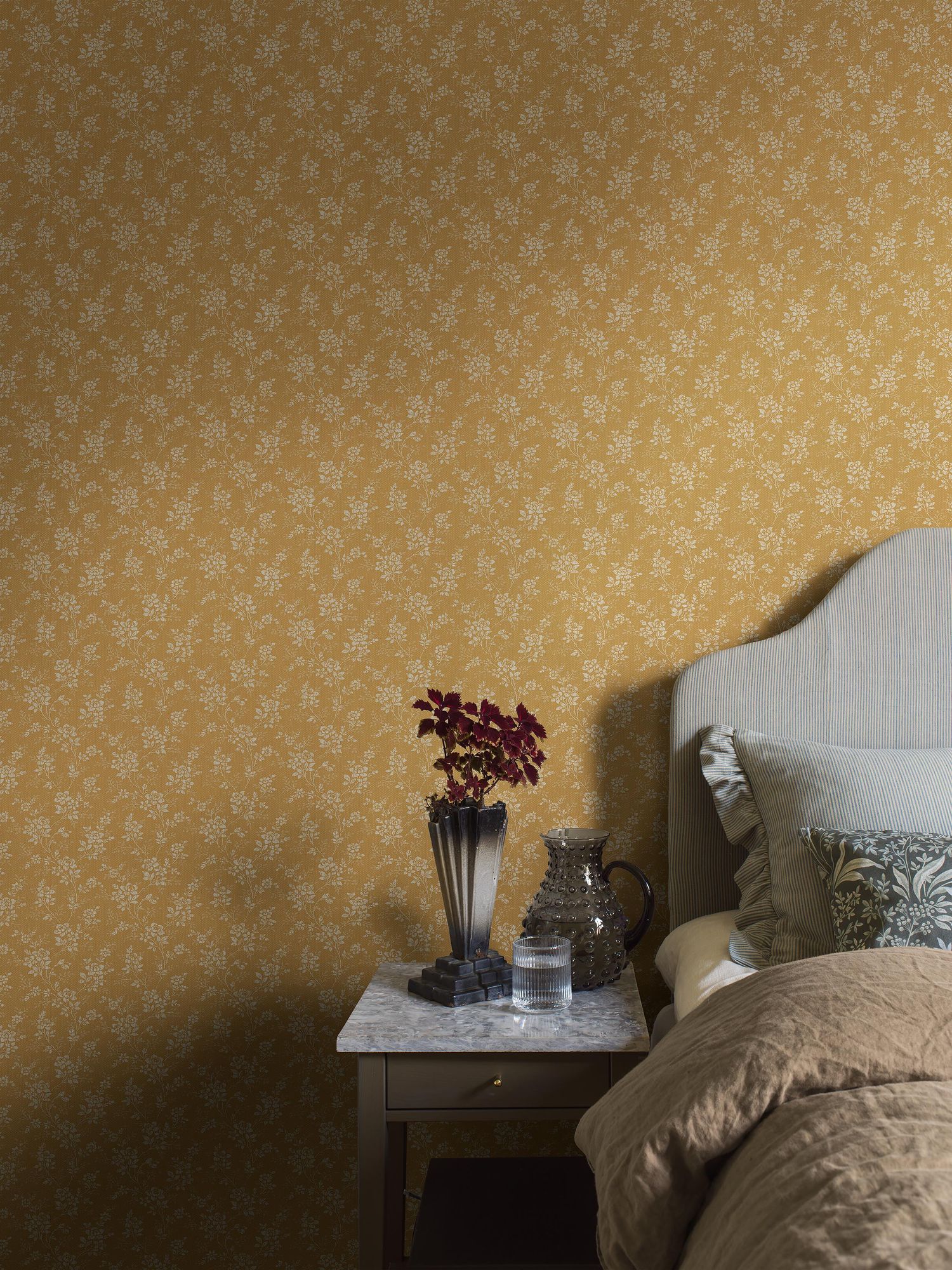 1178 Hip Rose Light Yellow and Beige Icons Wallpaper by Boråstapeter