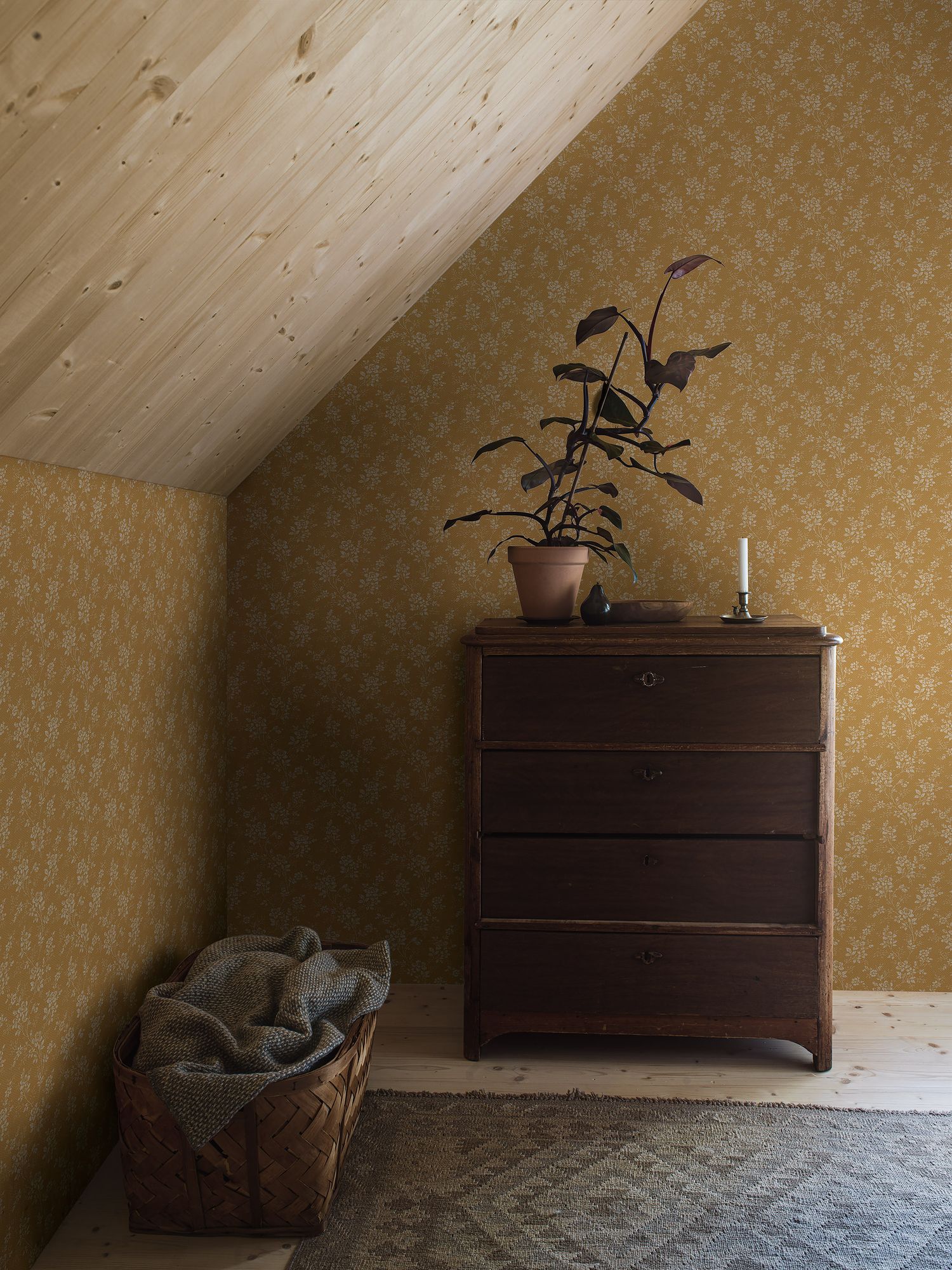 1178 Hip Rose Light Yellow and Beige Icons Wallpaper by Boråstapeter