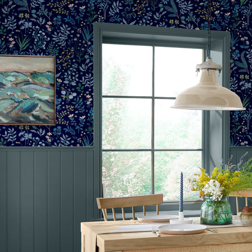 120874 Holcombe Floral Navy Wallpaper by Joules