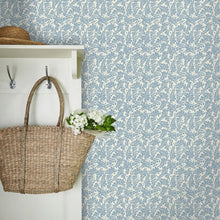 122743 Cariad Spray Wallpaper by Laura Ashley