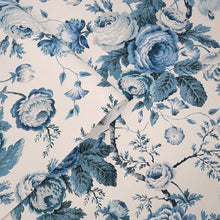 140324 Uffington Roses Wallpaper by Laura Ashley