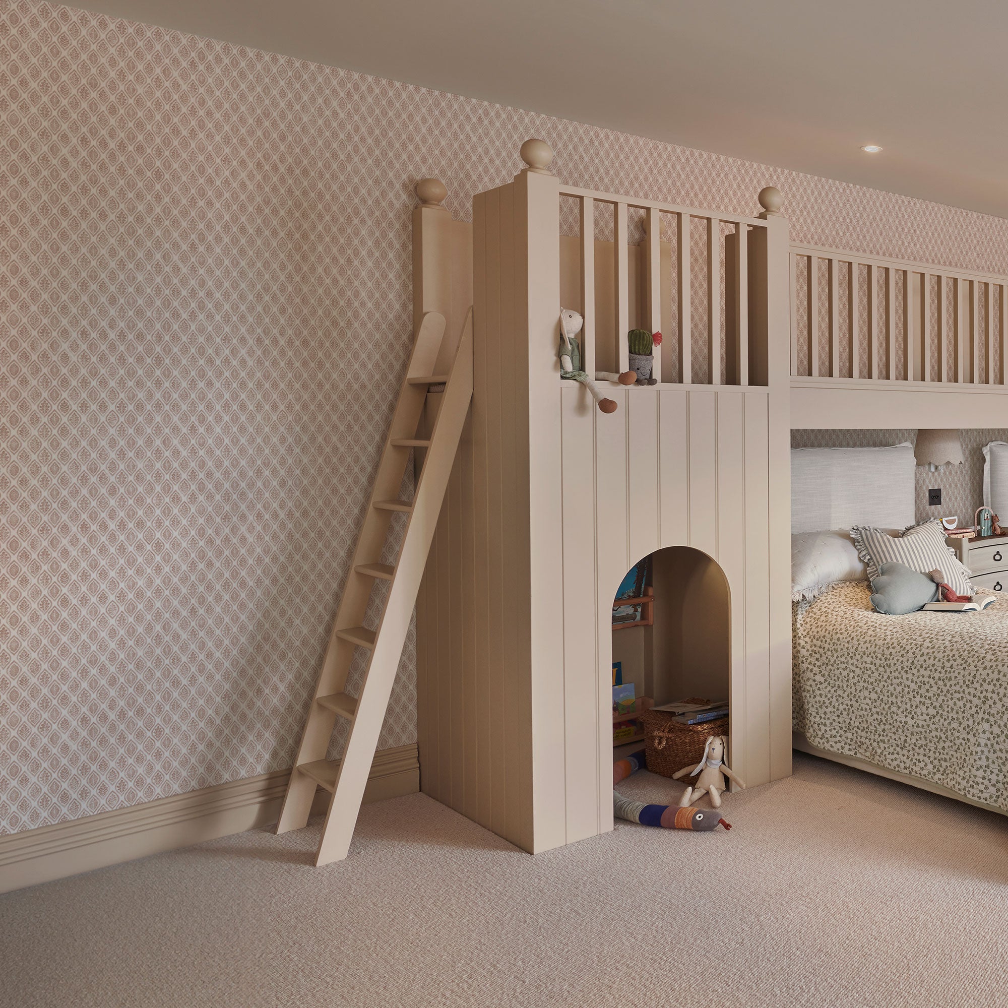 143528 Edo Whispering Rose Wallpaper by Graham & Brown