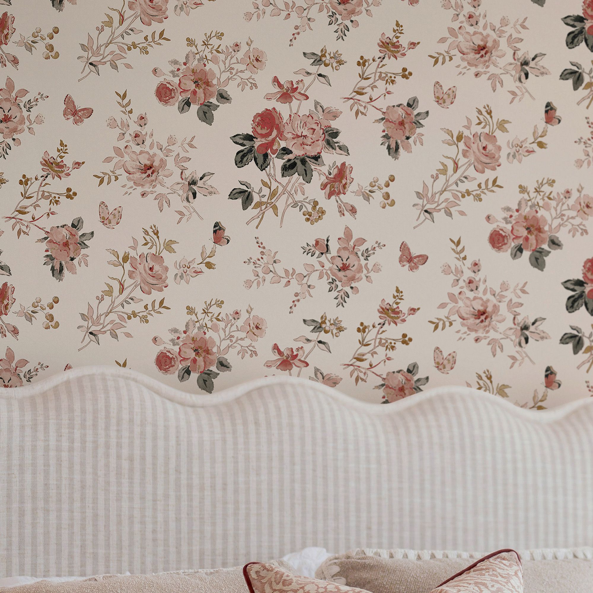 146842 Vintage Rose Chalk Blush Wallpaper by Sophie Allport