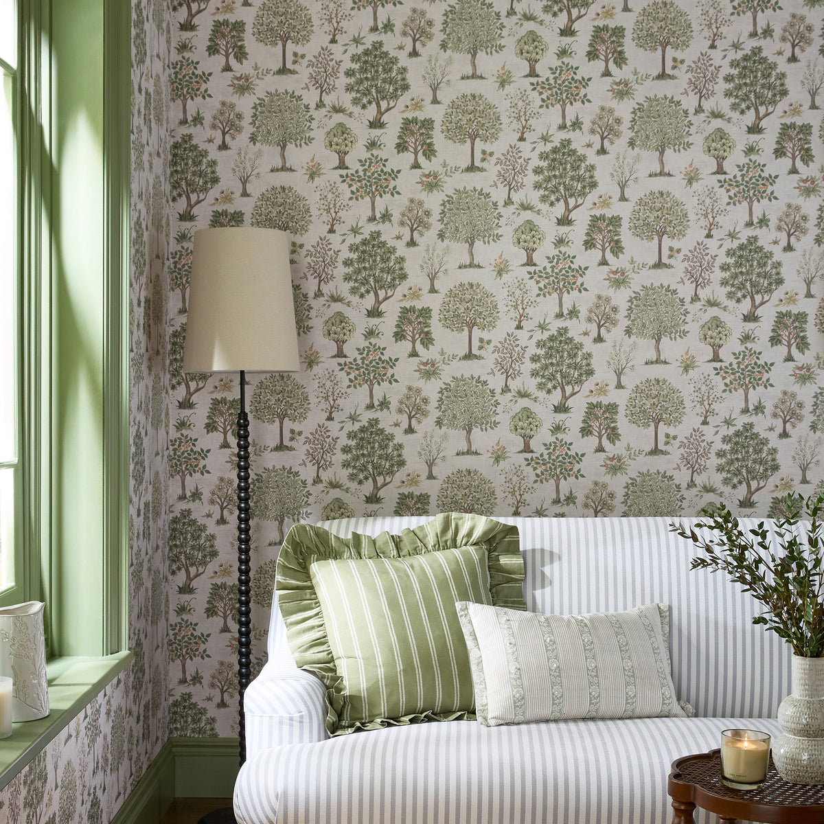 Ashbridge Hedgerow AW26 Wallpaper by Laura Ashley