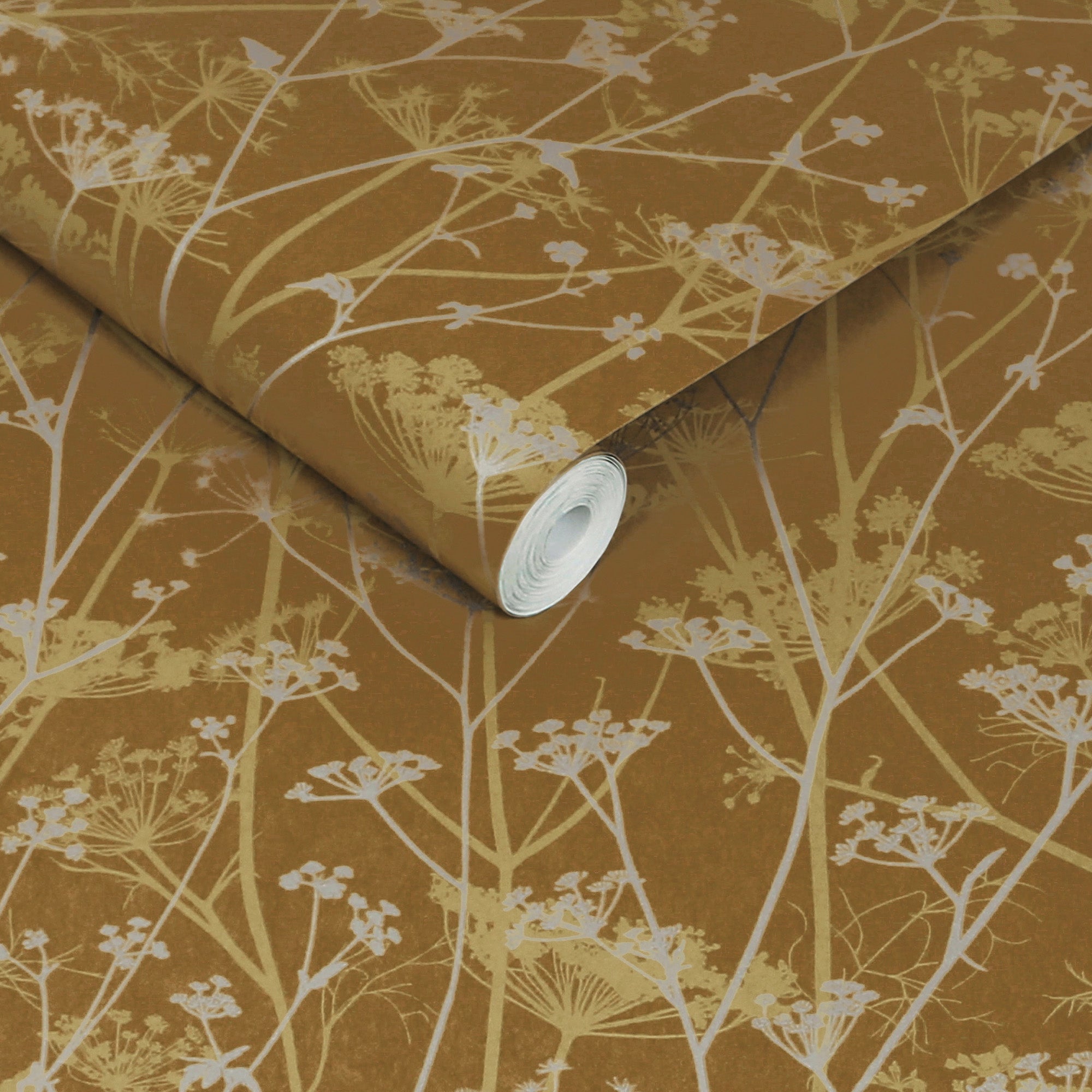 147004 Wild Chervil Mustard & Pewter Clarissa Hulse AW26 Wallpaper by Clarissa Hulse