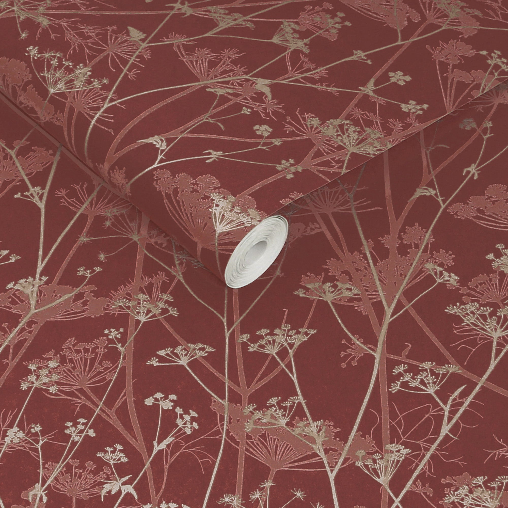 147005 Wild Chervil Madder & Pewter Clarissa Hulse AW26 Wallpaper by Clarissa Hulse