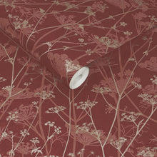 147005 Wild Chervil Madder & Pewter Clarissa Hulse AW26 Wallpaper by Clarissa Hulse