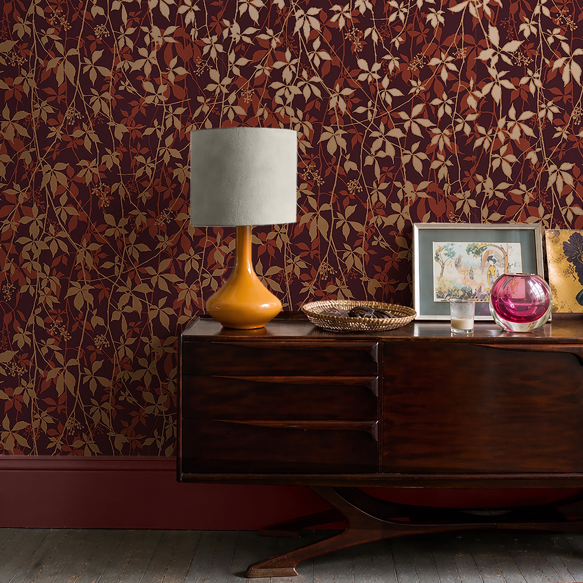 147006 Virginia Creeper Russet & Copper Clarissa Hulse AW26 Wallpaper by Clarissa Hulse