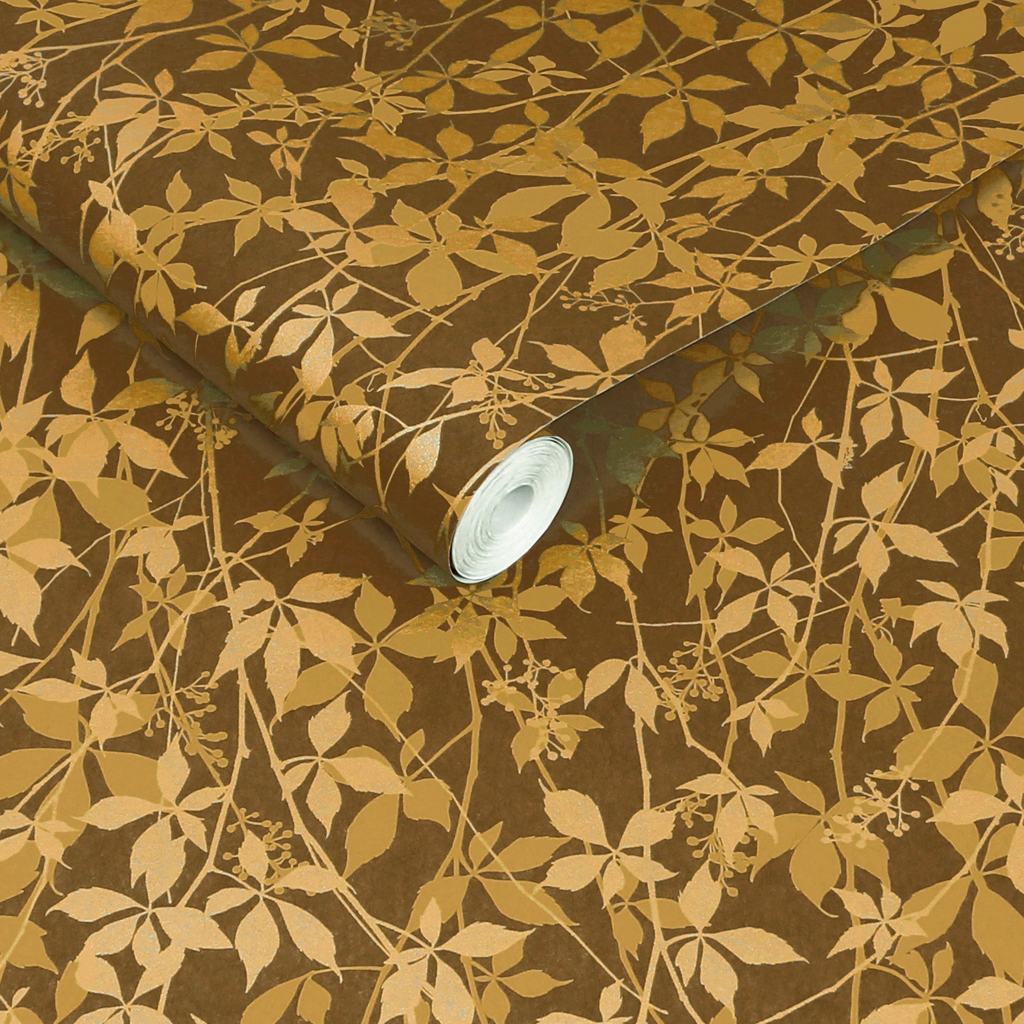 147007 Virginia Creeper Ochre & Gold Clarissa Hulse AW26 Wallpaper by Clarissa Hulse