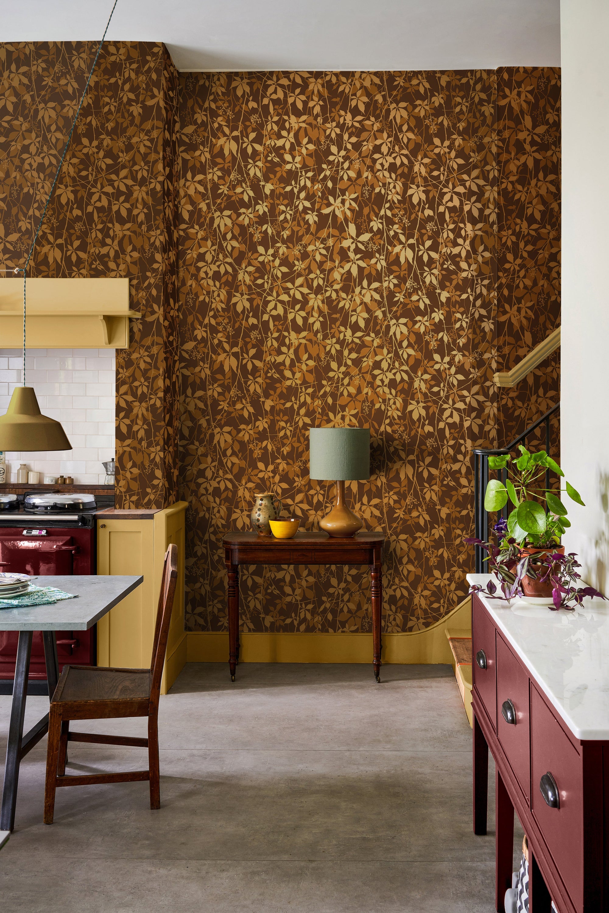 147007 Virginia Creeper Ochre & Gold Clarissa Hulse AW26 Wallpaper by Clarissa Hulse