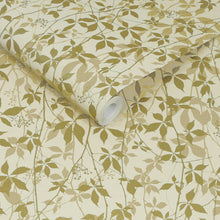 147009 Virginia Creeper Buttermilk & Gold Clarissa Hulse AW26 Wallpaper by Clarissa Hulse