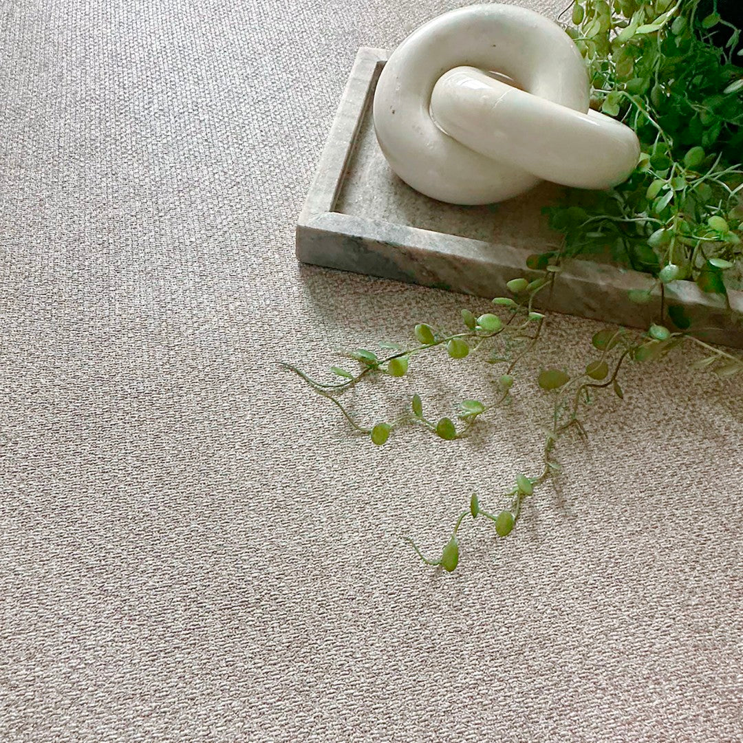 1852 Textured Glitter Beige wallpaper by Belgravia