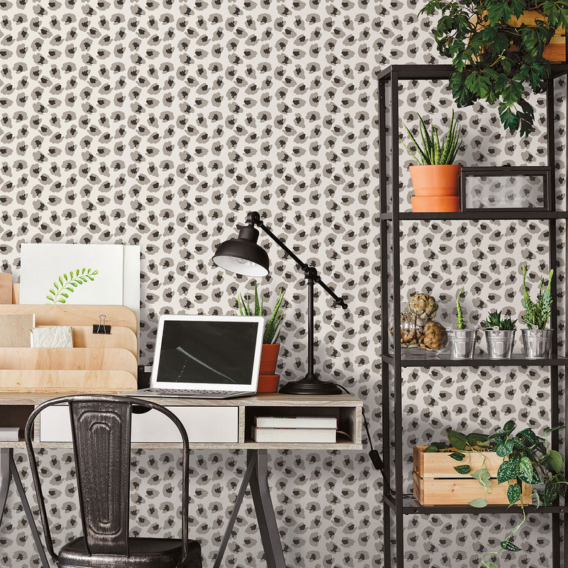 18536 Leopard Print Into The Wild Wallpaper by Galerie