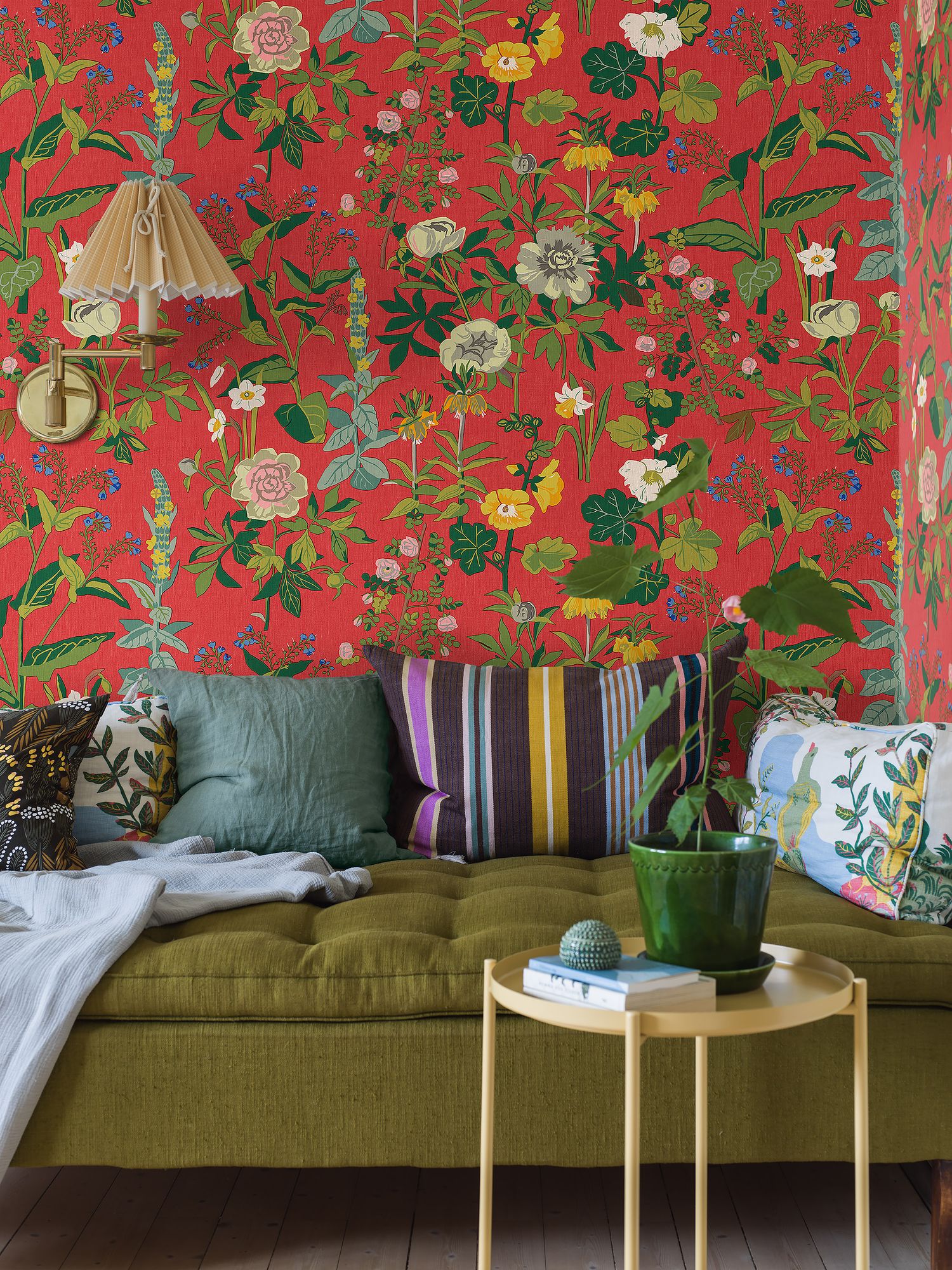 1955 Gocken Jobs Sommar Multi and Red Mural by Boråstapeter