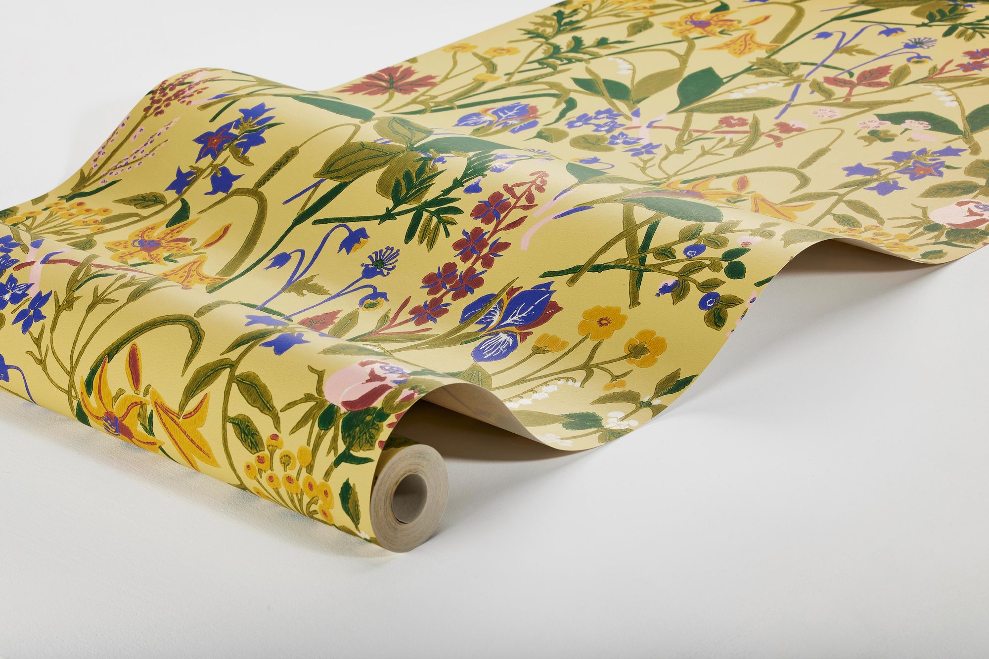 1963 Gocken Jobs Ros och Lilja Multi and Yellow Wallpaper by Boråstape