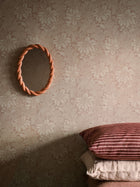 2009 Acanthus Light Pink Icons Wallpaper by Boråstapeter