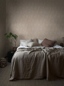 2009 Acanthus Light Pink Icons Wallpaper by Boråstapeter