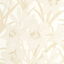 Clair De Lys Naturel Le Beau Jardin Wallpaper by Casadeco
