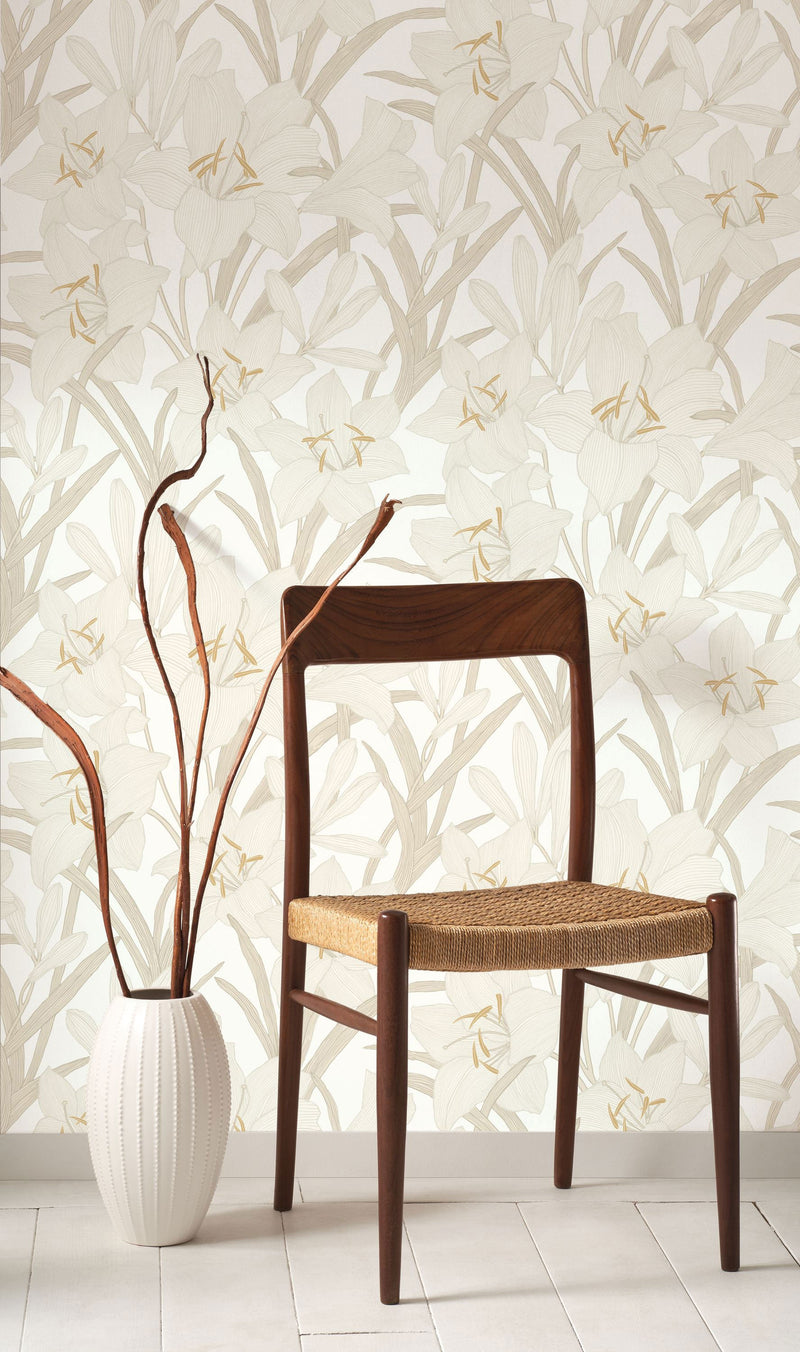 Clair De Lys Naturel Le Beau Jardin Wallpaper by Casadeco