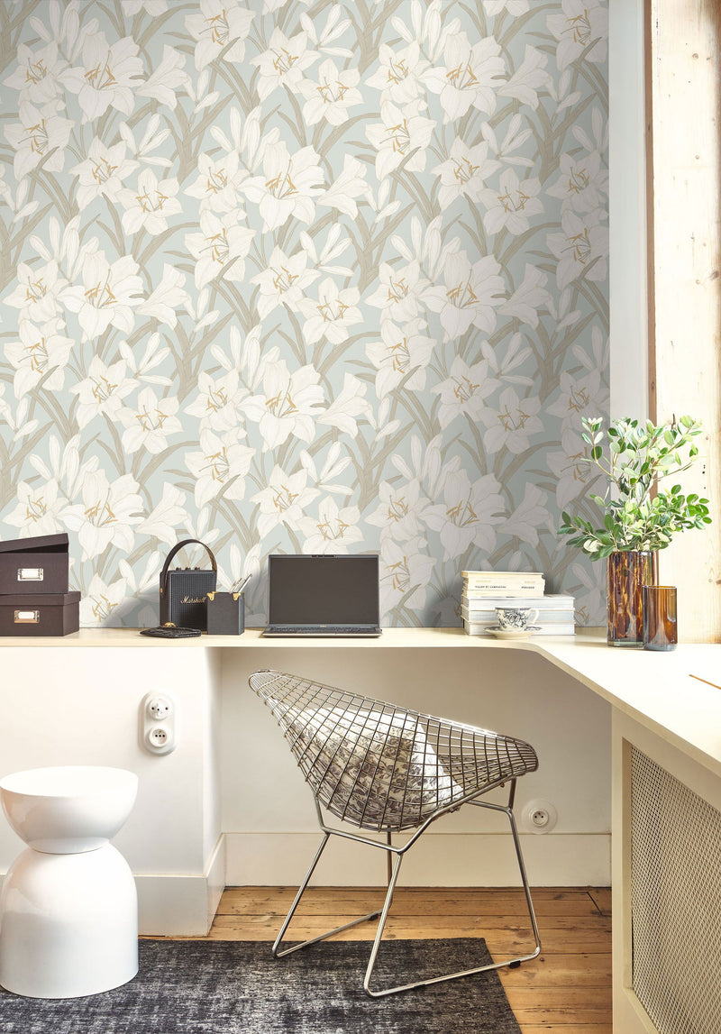 Clair De Lys Bleu Doux Le Beau Jardin Wallpaper by Casadeco