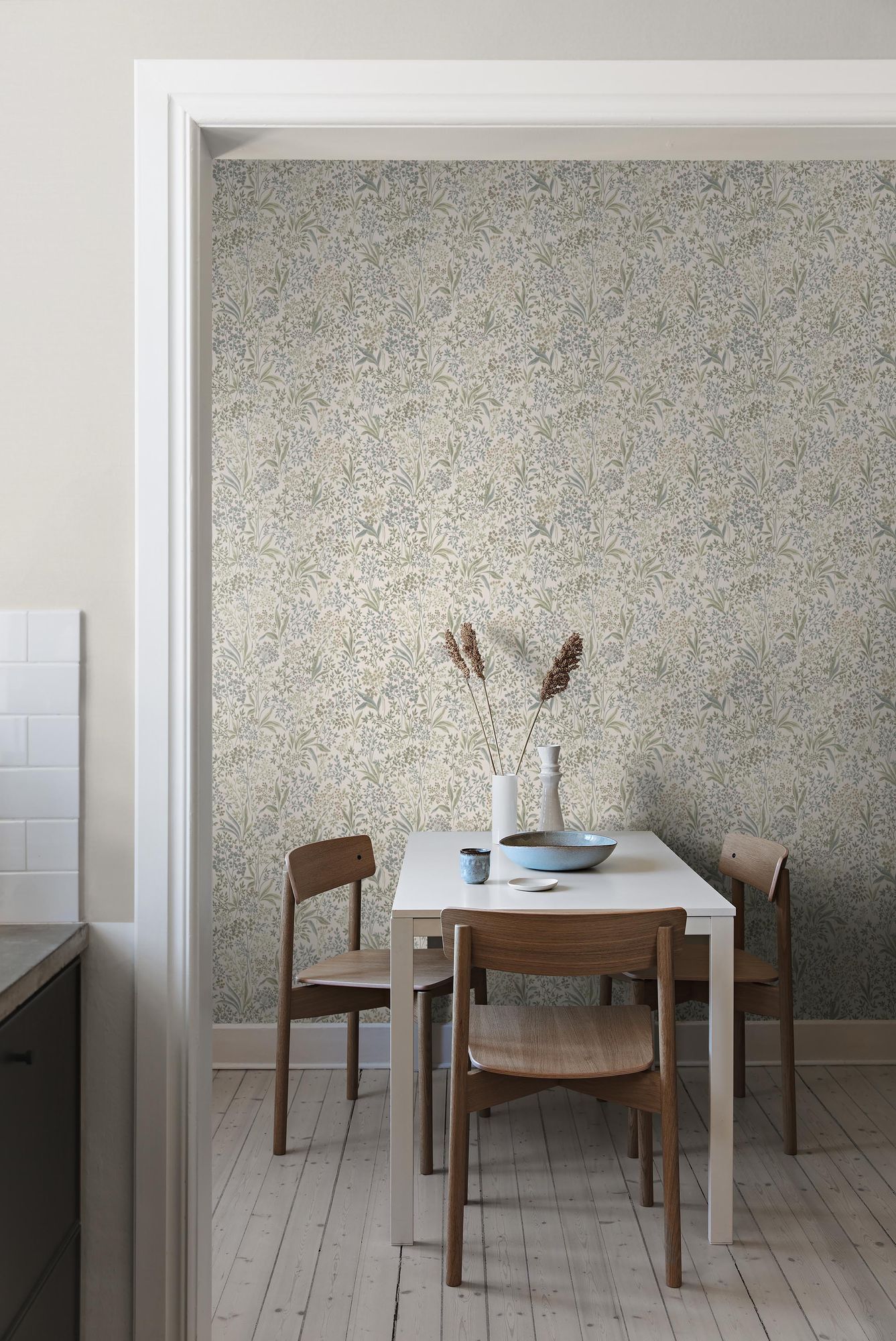 Nocturne Light Green and White Icons Wallpaper by Boråstapeter